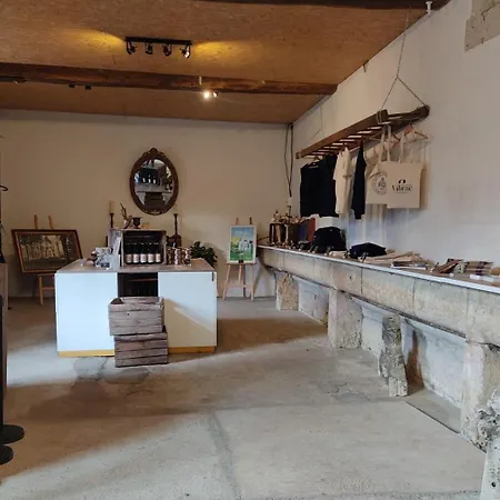 Appartamento De Rêve Dans Un Château De Conte De Fées Les-Trois-Moutiers